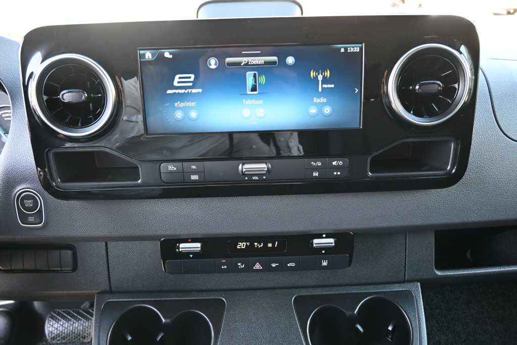 Mercedes-Benz eSprinter 4