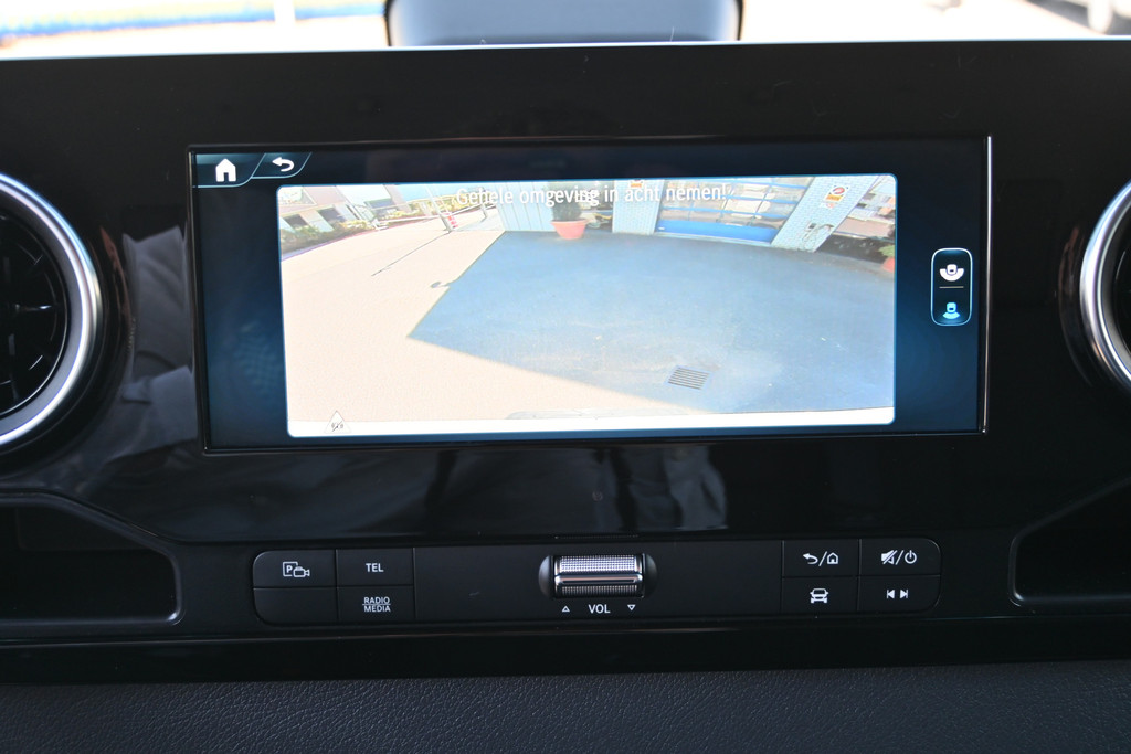 Mercedes-Benz eSprinter 5