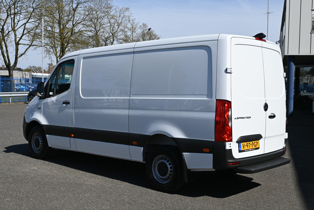 Mercedes-Benz eSprinter 8