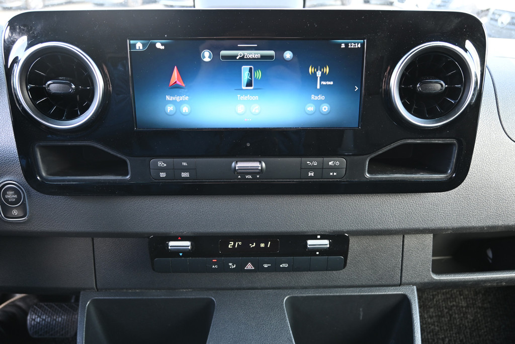 Mercedes-Benz Sprinter 4