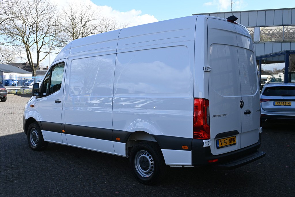 Mercedes-Benz Sprinter 9