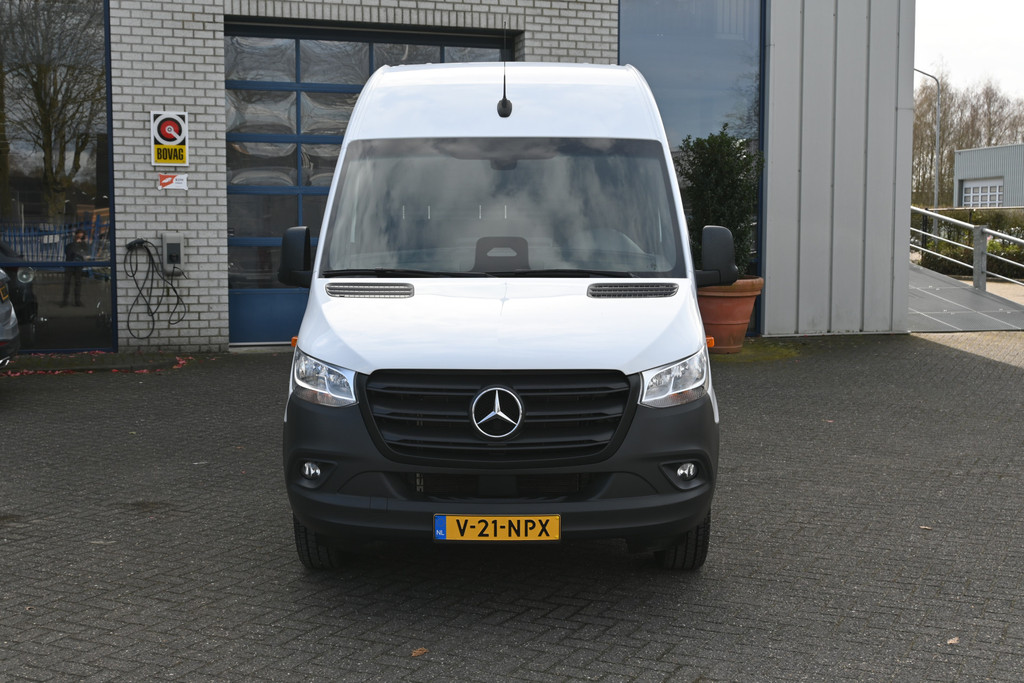 Mercedes-Benz Sprinter 1