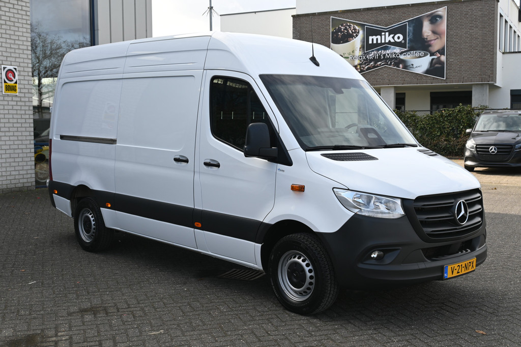 Mercedes-Benz Sprinter 8