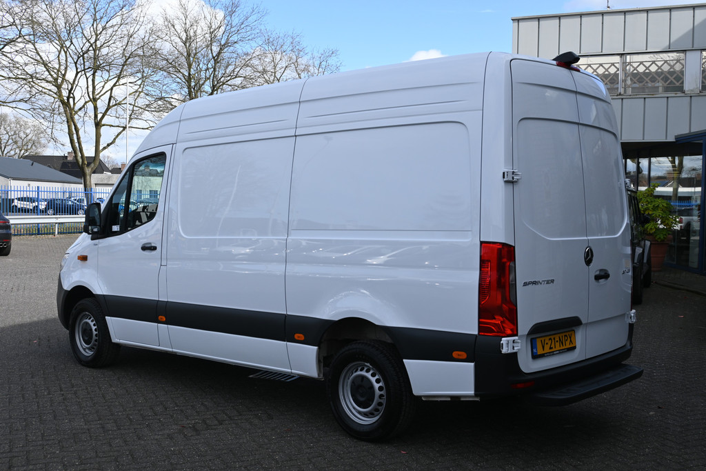 Mercedes-Benz Sprinter 9