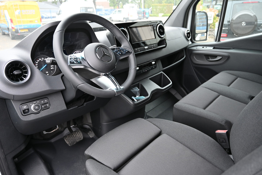 Mercedes-Benz eSprinter 3