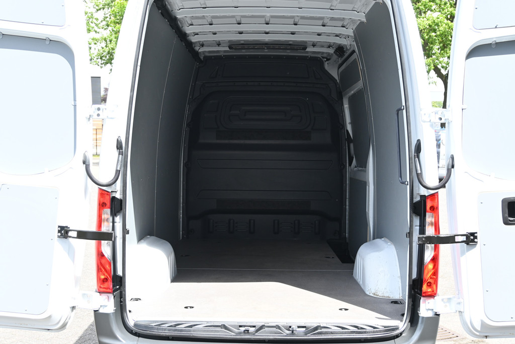 Mercedes-Benz eSprinter 10