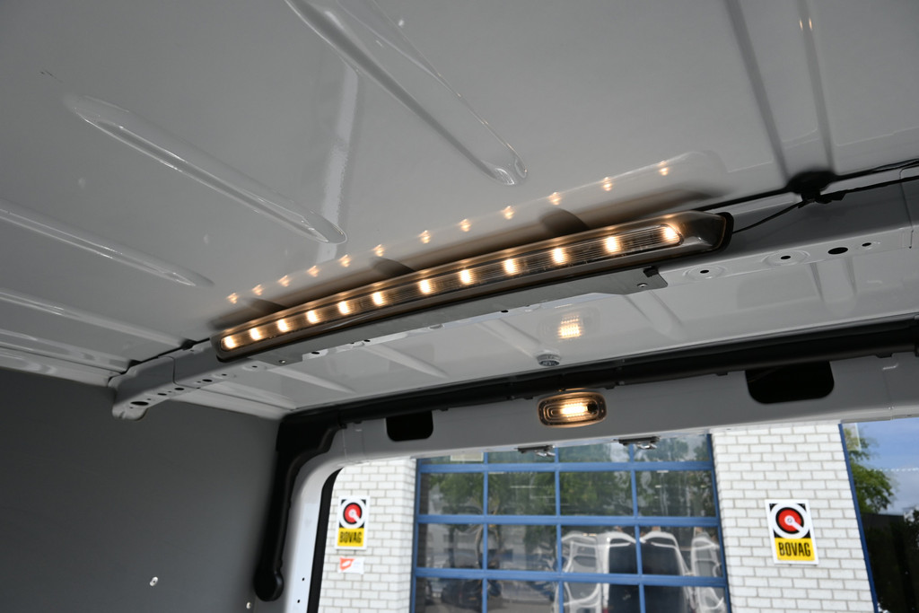 Mercedes-Benz eSprinter 11