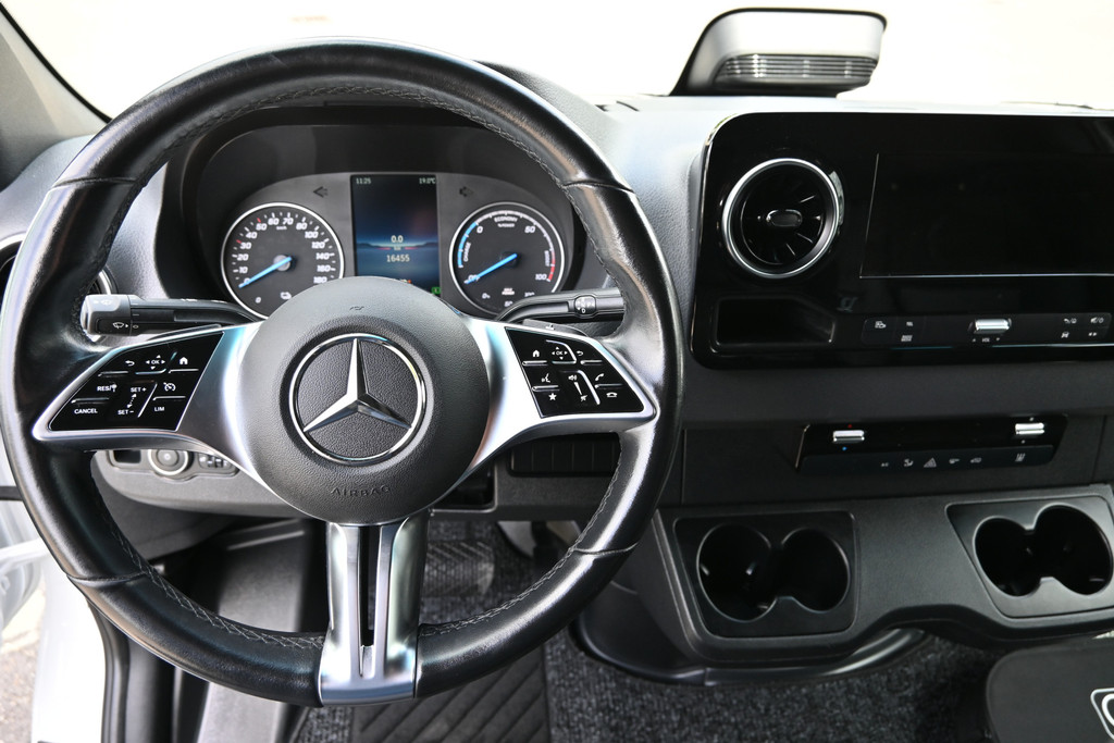 Mercedes-Benz eSprinter 12