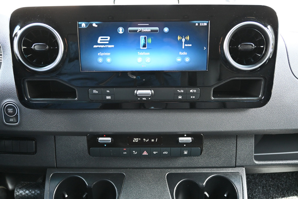 Mercedes-Benz eSprinter 4