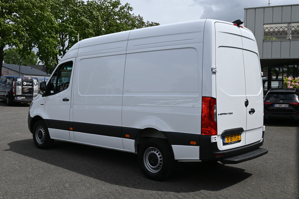 Mercedes-Benz eSprinter 8