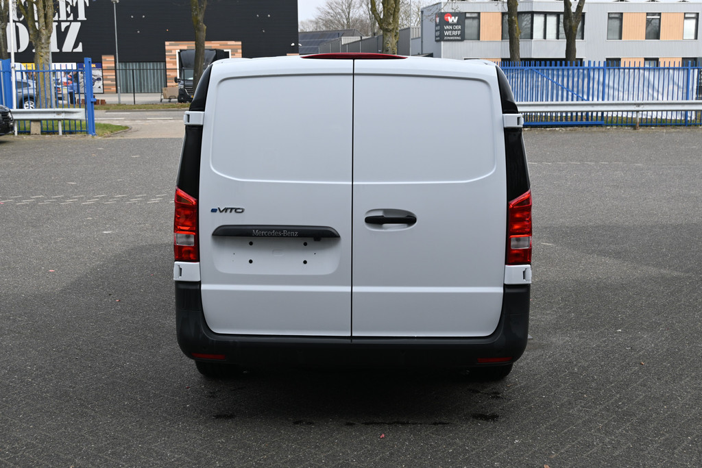 Mercedes-Benz eVito 8