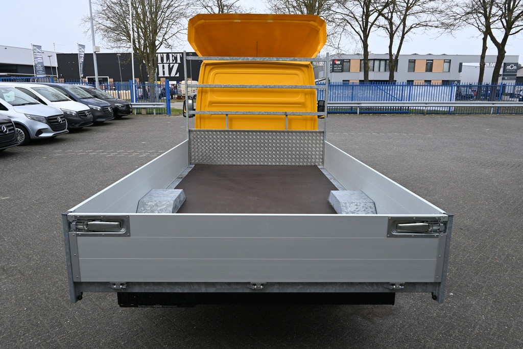 Mercedes-Benz Sprinter 10