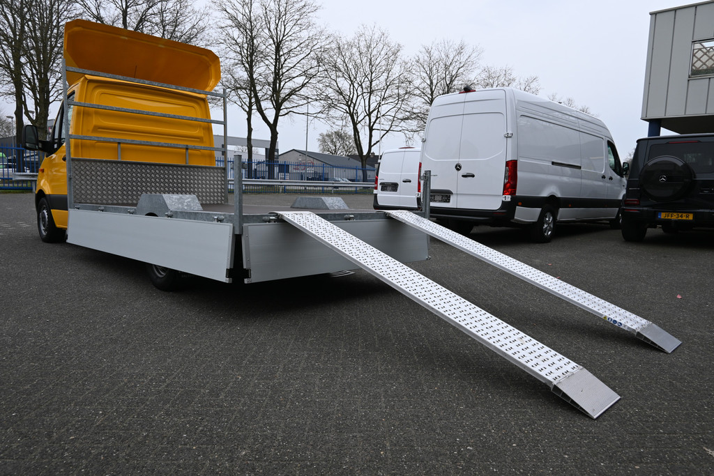 Mercedes-Benz Sprinter 12