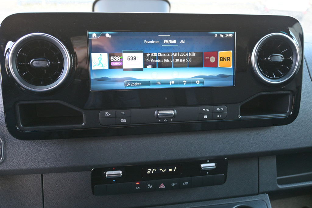 Mercedes-Benz Sprinter 4