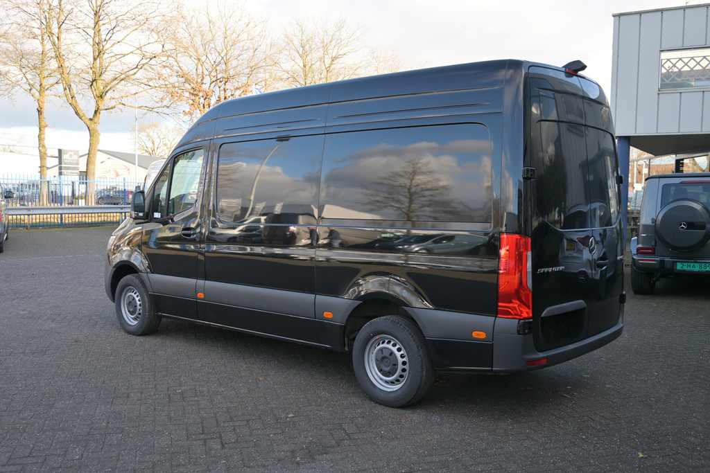 Mercedes-Benz Sprinter 8