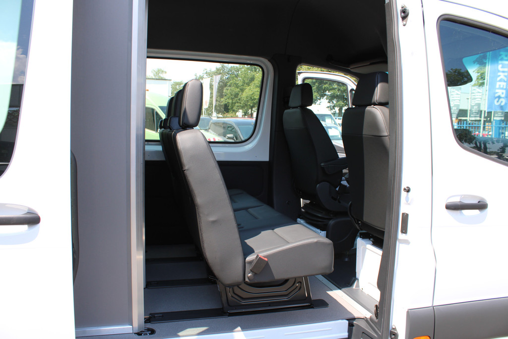 Mercedes-Benz Sprinter 11