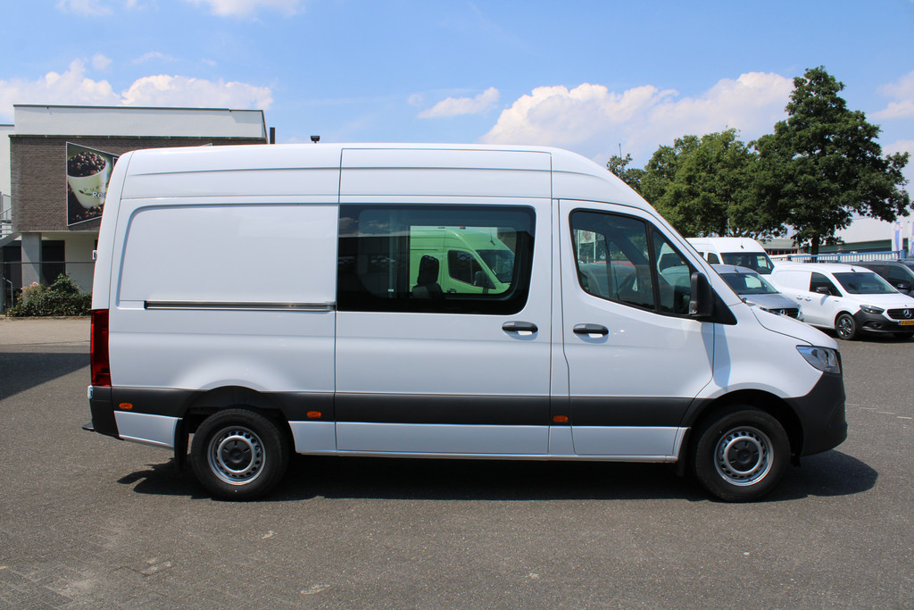 Mercedes-Benz Sprinter 4
