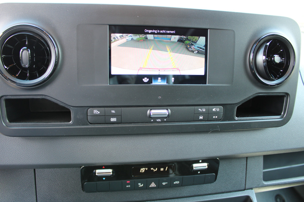 Mercedes-Benz Sprinter 9