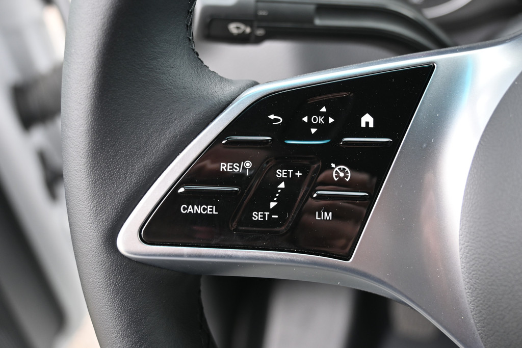 Mercedes-Benz Sprinter 11