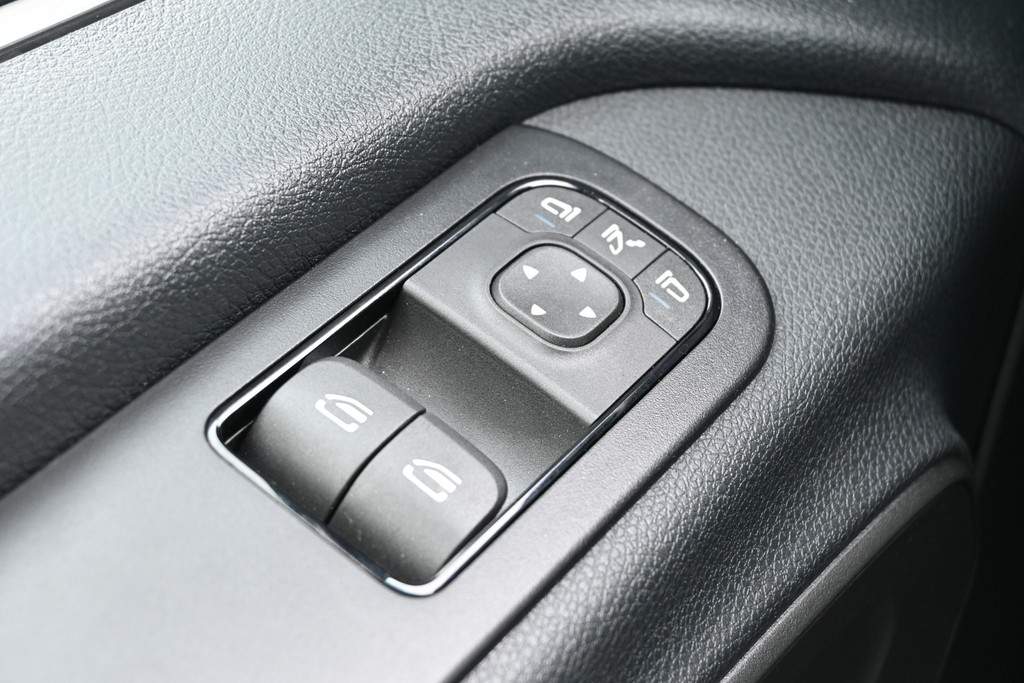 Mercedes-Benz Sprinter 12