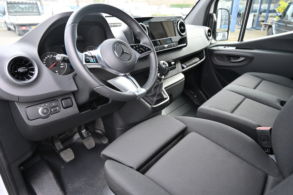 Mercedes-Benz Sprinter 3
