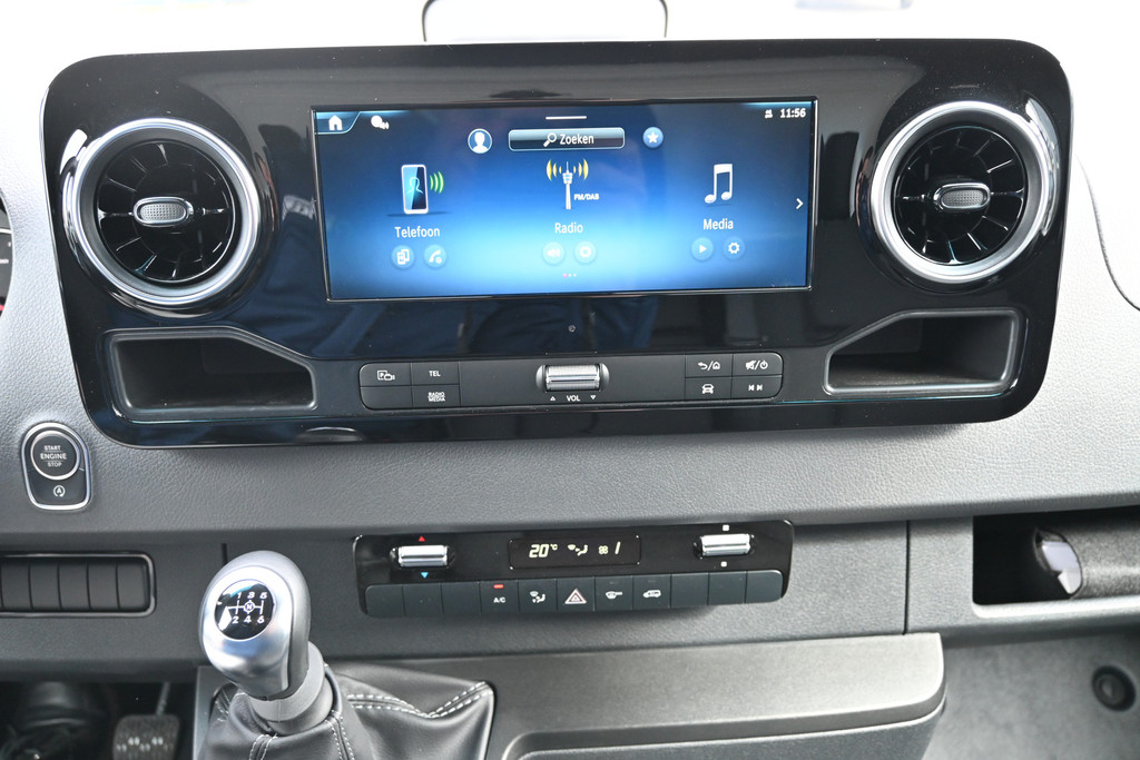 Mercedes-Benz Sprinter 4