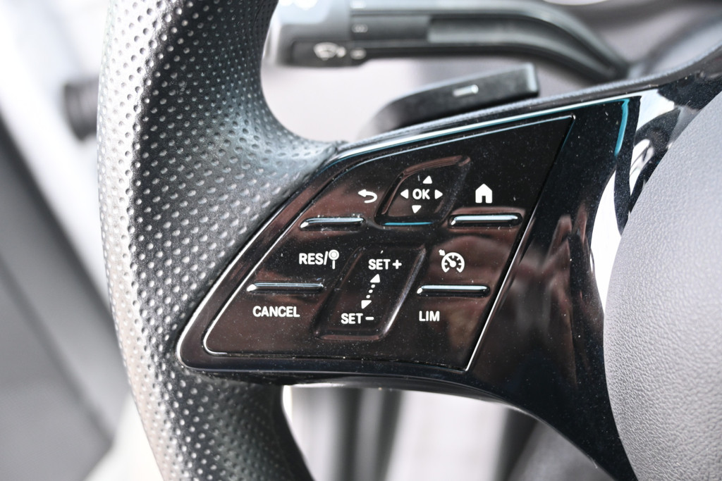 Mercedes-Benz Sprinter 11