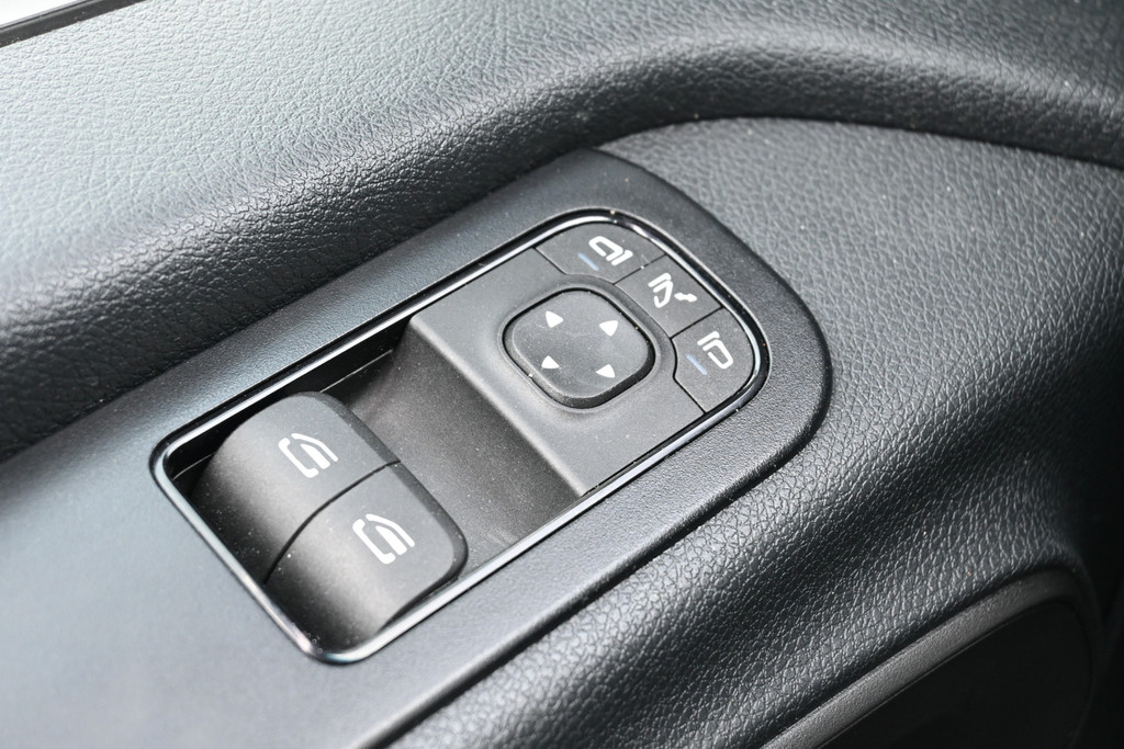 Mercedes-Benz Sprinter 12