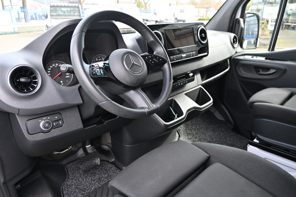 Mercedes-Benz Sprinter 3