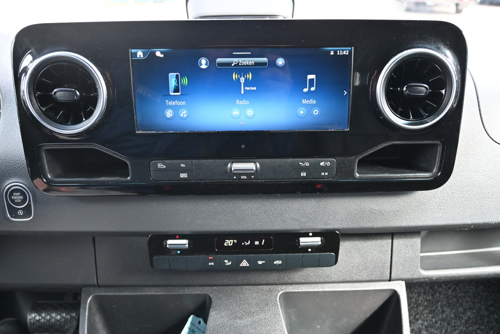 Mercedes-Benz Sprinter 4