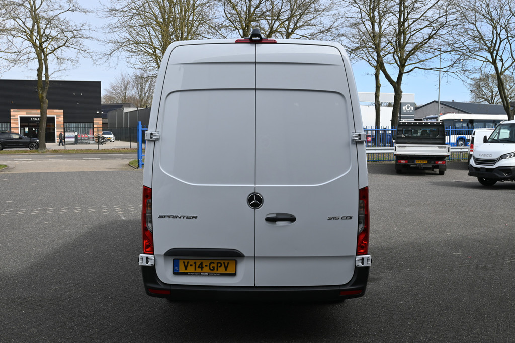 Mercedes-Benz Sprinter 8