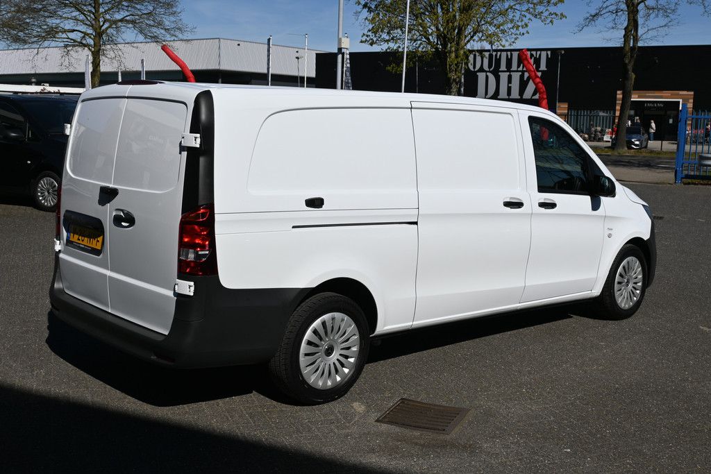 Mercedes-Benz Vito 2