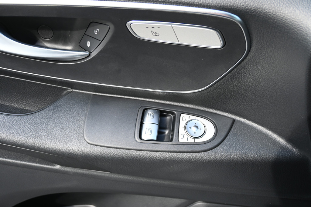 Mercedes-Benz Vito 13