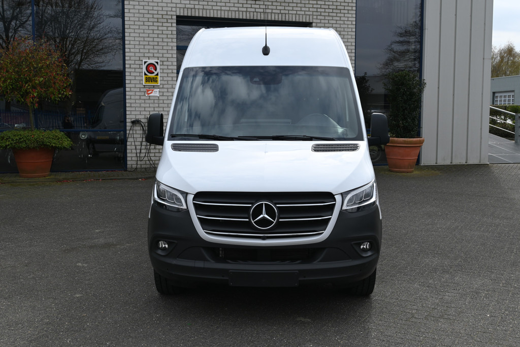 Mercedes-Benz Sprinter 1