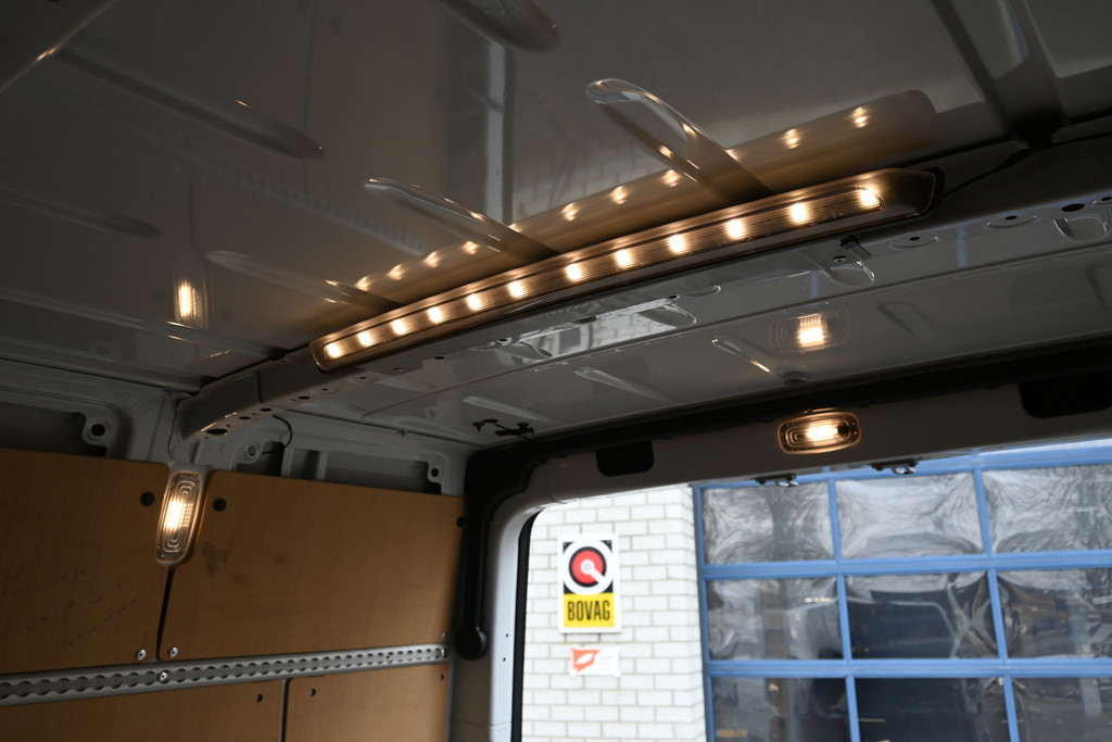 Mercedes-Benz Sprinter 13