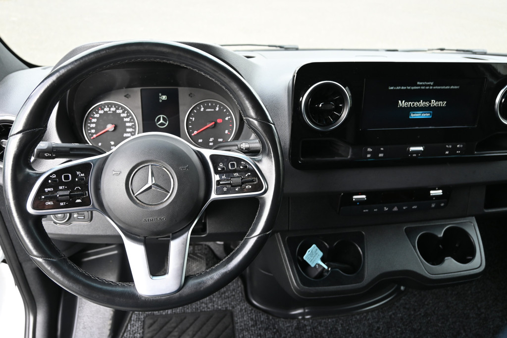 Mercedes-Benz Sprinter 14