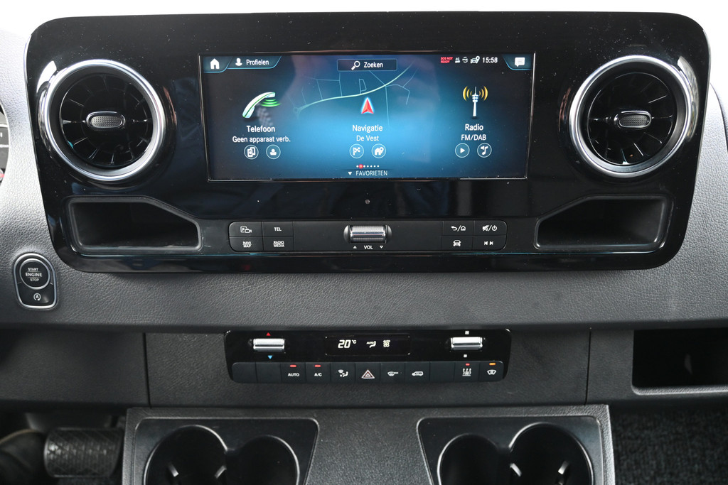 Mercedes-Benz Sprinter 4