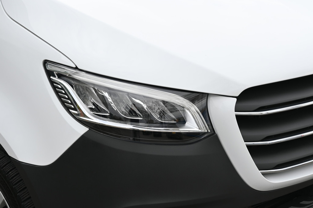 Mercedes-Benz Sprinter 9