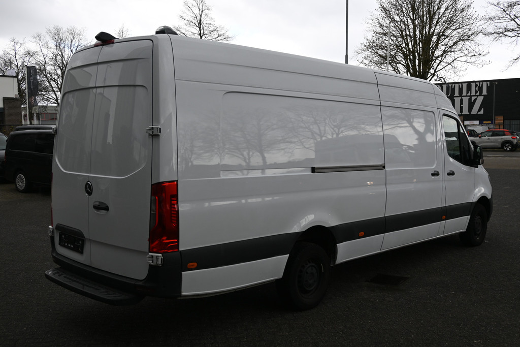 Mercedes-Benz Sprinter 1
