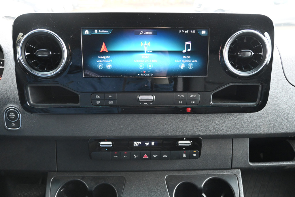 Mercedes-Benz Sprinter 4