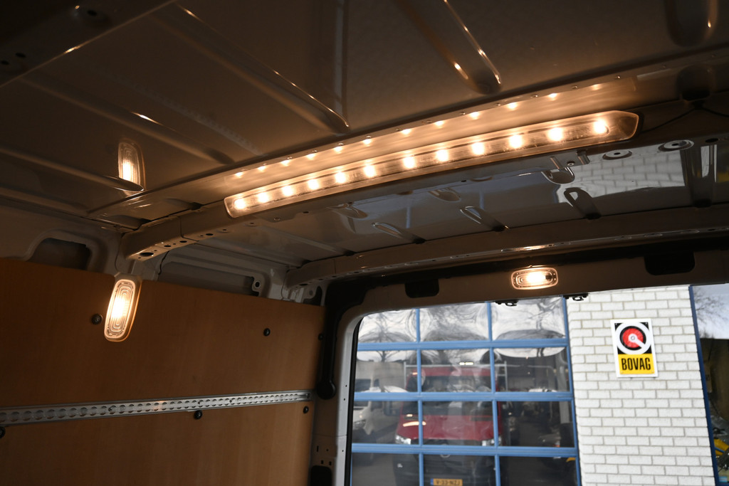 Mercedes-Benz Sprinter 10