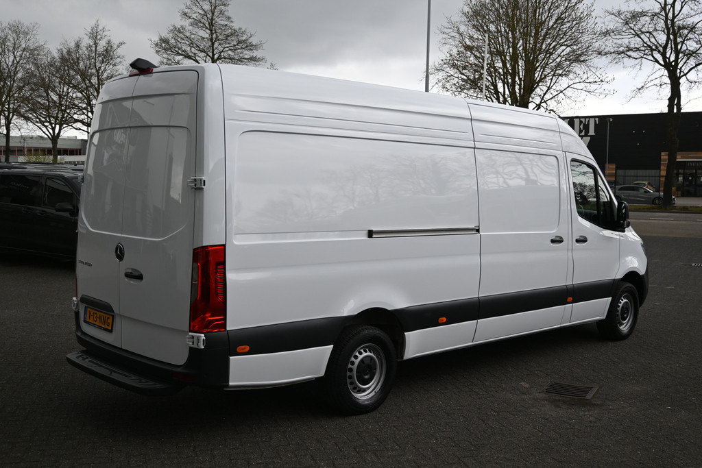 Mercedes-Benz Sprinter 2