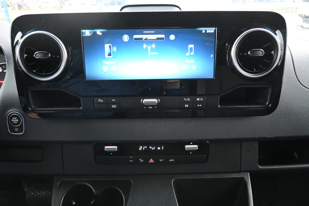 Mercedes-Benz Sprinter 4