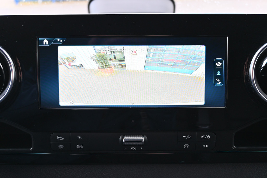 Mercedes-Benz eSprinter 5