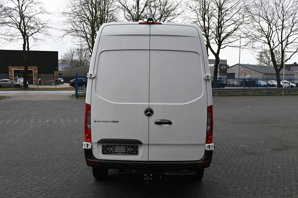 Mercedes-Benz eSprinter 9