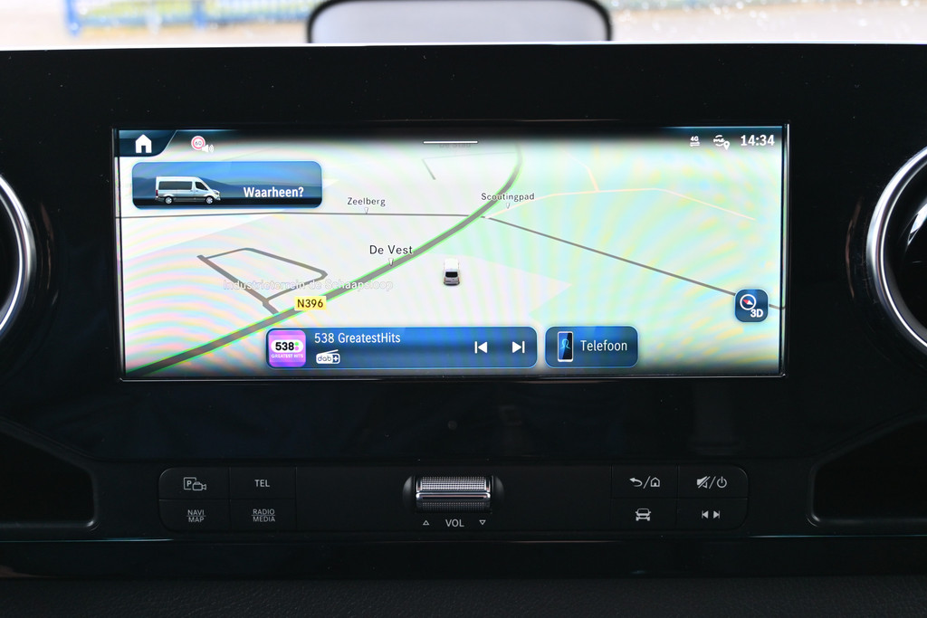 Mercedes-Benz eSprinter 4