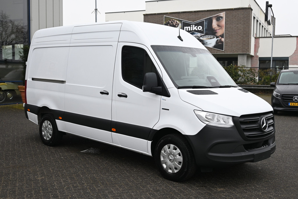 Mercedes-Benz eSprinter 2