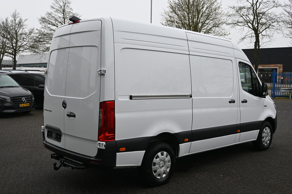 Mercedes-Benz eSprinter 4