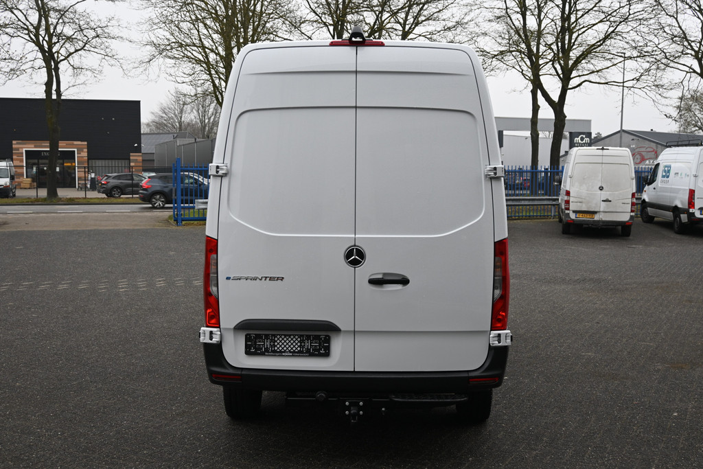Mercedes-Benz eSprinter 5