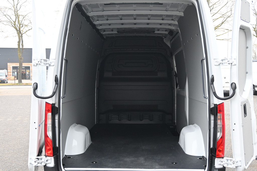 Mercedes-Benz eSprinter 7